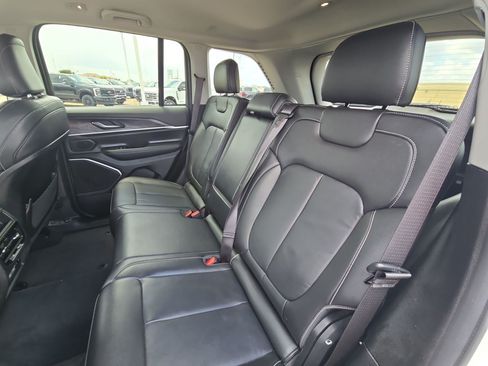 Used 2023 Jeep Grand Cherokee Limited w/ Black Appearance Package RWD image 28