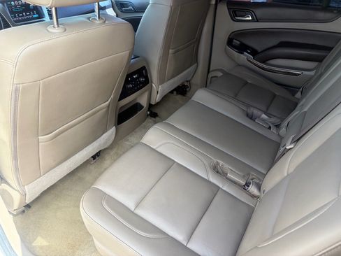 Used 2017 Chevrolet Suburban LT w/ Luxury Package RWD image 29