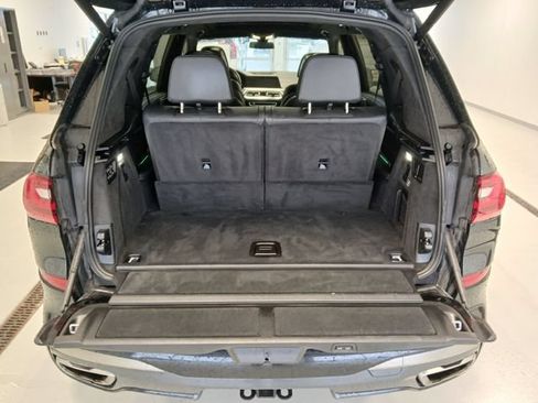 Used 2022 BMW X7 M50i w/ Luxury Seating Package AWD/4WD image 22