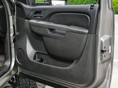 Used 2013 Chevrolet Silverado 2500 LTZ w/ LTZ Plus Package image 41