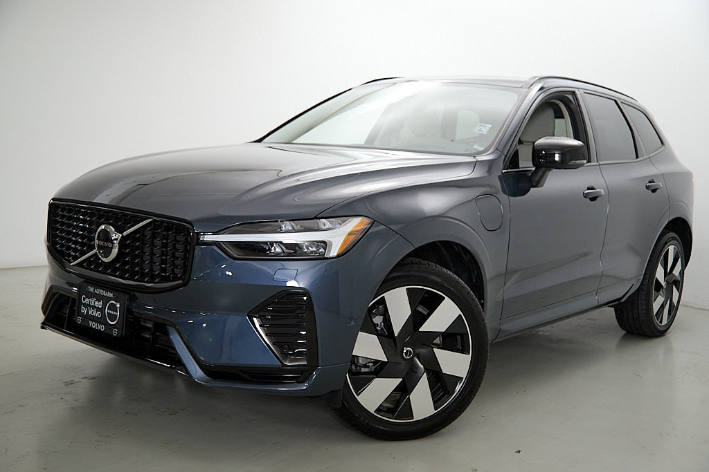 Certified 2025 Volvo XC60 T8 Plus w/ Protection Package Premier AWD/4WD image 2