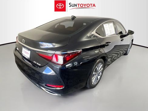 Used 2023 Lexus ES 350 image 4