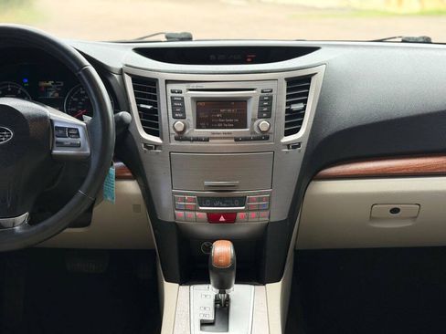 Used 2013 Subaru Outback 2.5i Limited w/ Moonroof Pkg AWD/4WD image 15