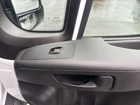 Used 2024 RAM ProMaster 2500 image 32