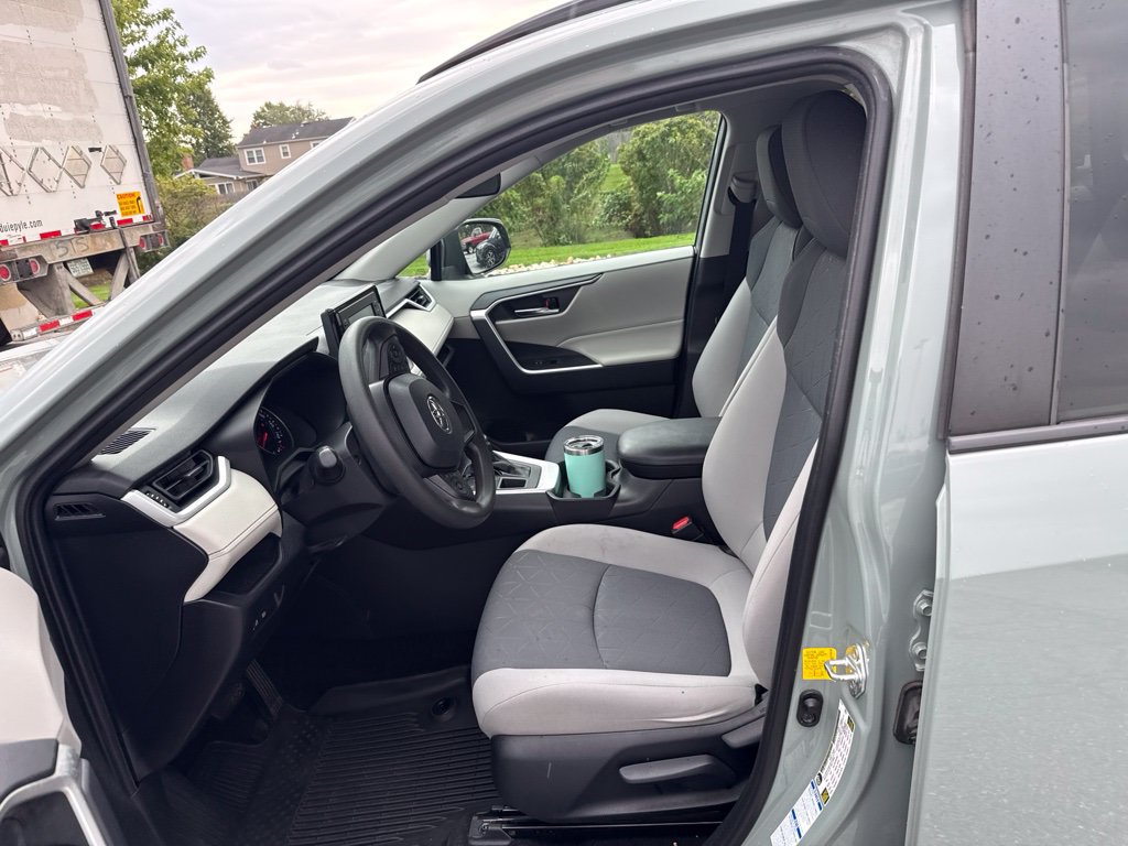 Used 2019 Toyota RAV4 XLE AWD/4WD image 17