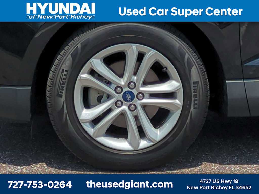 Used 2019 Ford Edge SEL w/ Equipment Group 201A FWD image 2