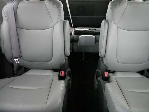 New 2024 Toyota Sienna XLE image 13