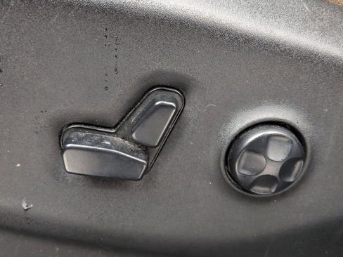 Used 2019 Chrysler Pacifica Limited w/ Tire & Wheel Group image 20