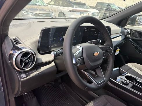 New 2026 Chevrolet Equinox LT w/ LPO, Floor Liner Package AWD/4WD image 10