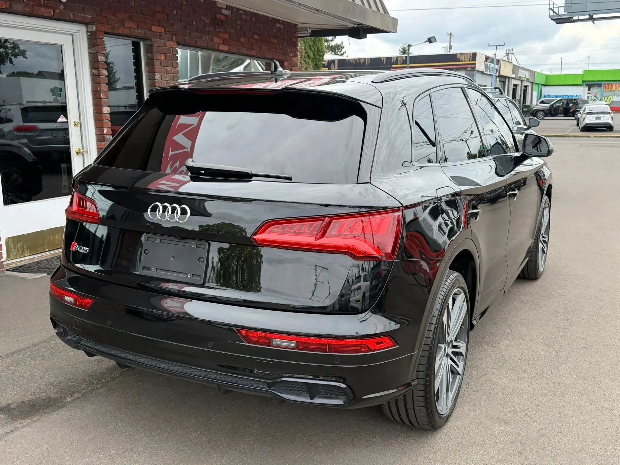 Used 2019 Audi SQ5 Premium Plus w/ Premium Plus Package AWD/4WD image 3