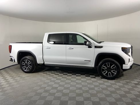 Used 2025 GMC Sierra 1500 AT4 w/ AT4 Premium Package image 2
