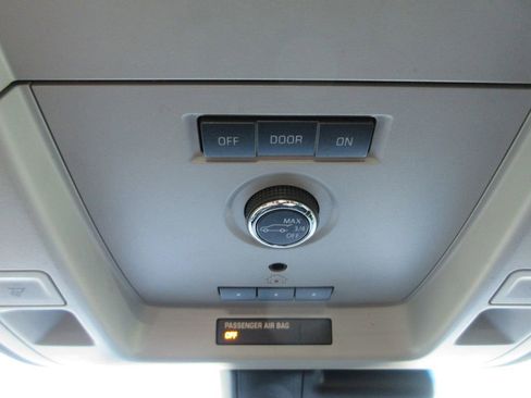 Used 2019 Chevrolet Tahoe LT image 34