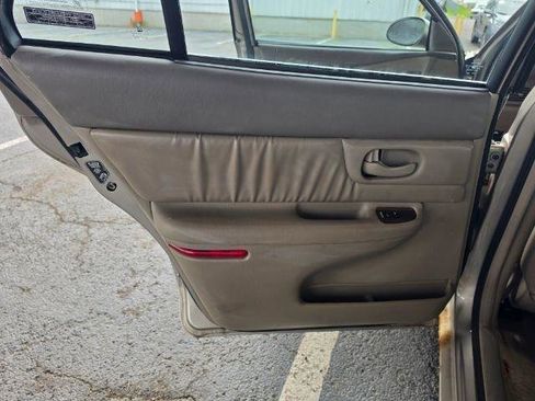 Used 1999 Buick Century Limited FWD image 19