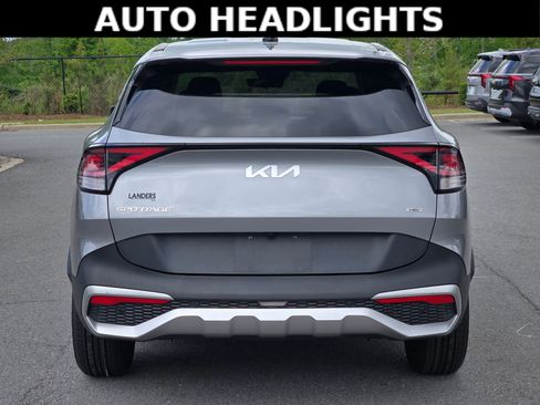 Used 2023 Kia Sportage LX AWD/4WD image 6