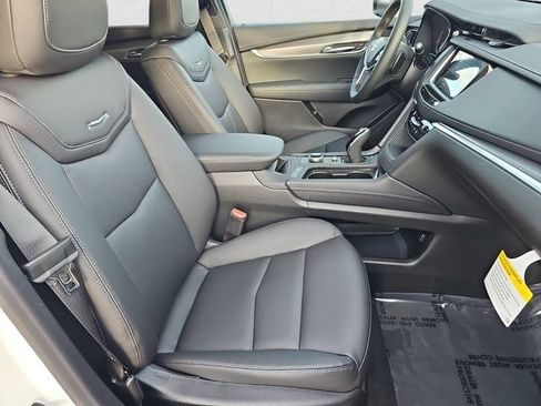 Used 2026 Cadillac XT5 Luxury w/ LPO, Floor Liner Package AWD/4WD image 10