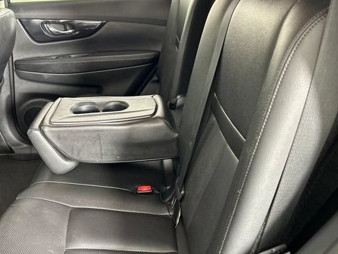 Used 2019 Nissan Rogue SL AWD/4WD image 18