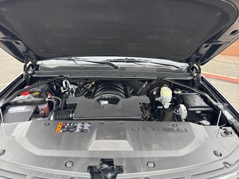Used 2020 Chevrolet Suburban Premier AWD/4WD image 28
