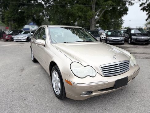 Used 2002 Mercedes-Benz C 240 Sedan image 3