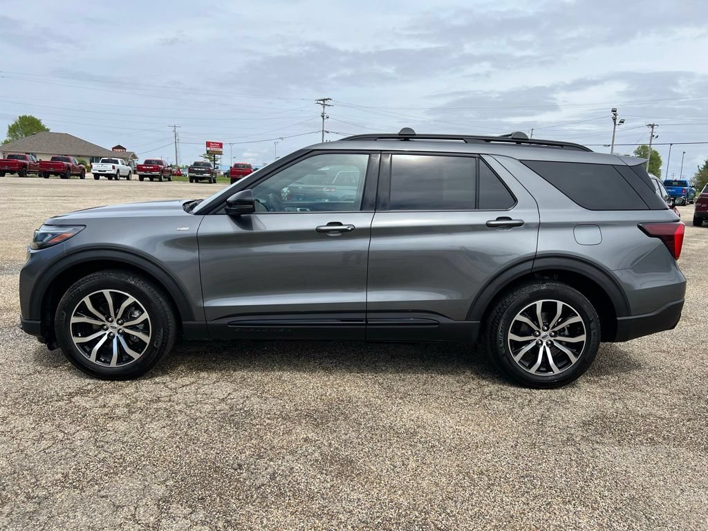 Used 2026 Ford Explorer ST-Line AWD/4WD image 2