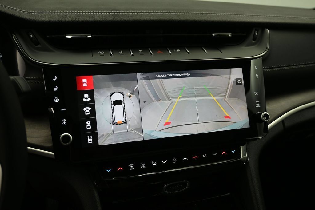 New 2027 Jeep Grand Cherokee Limited AWD/4WD image 16
