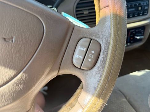Used 2002 Buick Century Custom w/ Special Edition Pkg FWD image 17
