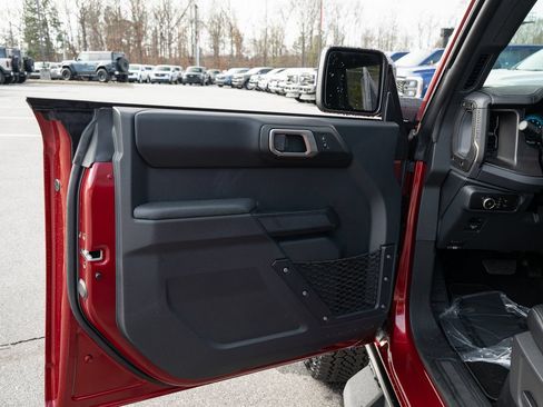 Used 2025 Ford Bronco Badlands w/ Sasquatch Package AWD/4WD image 27