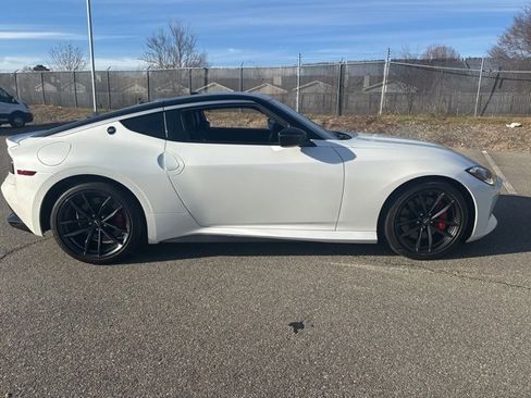 Used 2024 Nissan Z Performance w/ Floor Mat Package image 2