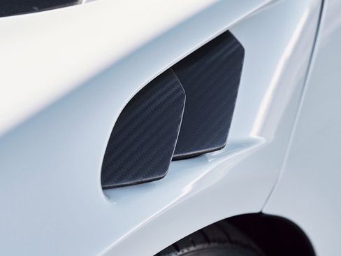 Used 2023 McLaren Artura RWD image 13