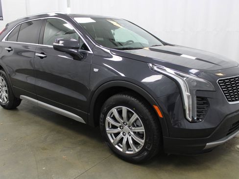 Used 2023 Cadillac XT4 Premium Luxury AWD/4WD image 4