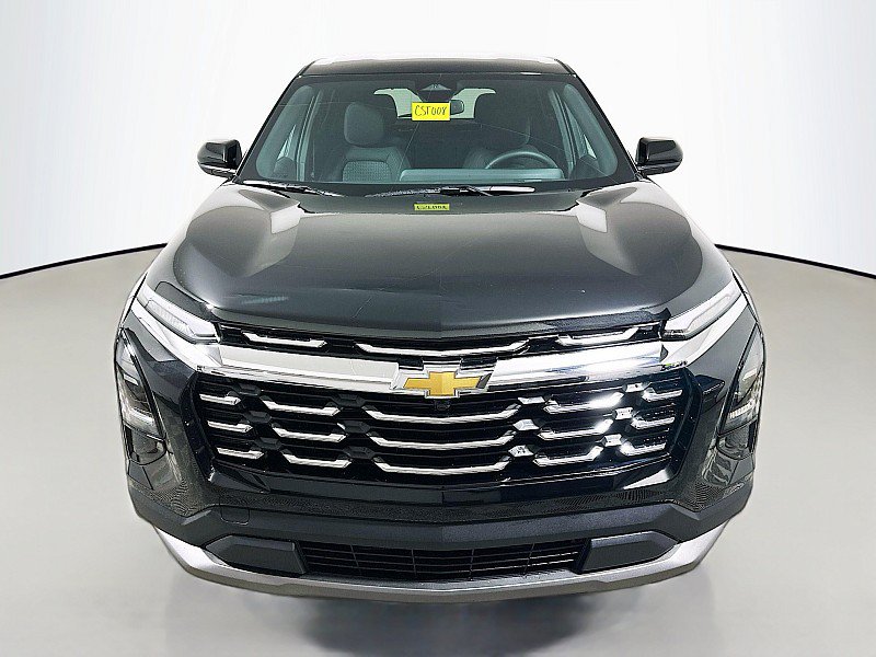 Used 2026 Chevrolet Equinox LT FWD image 2