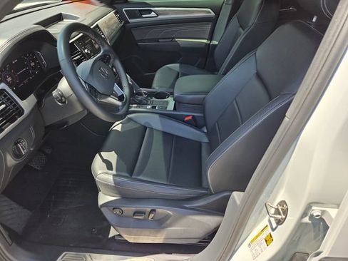 Used 2022 Volkswagen Atlas Cross Sport SE FWD image 10