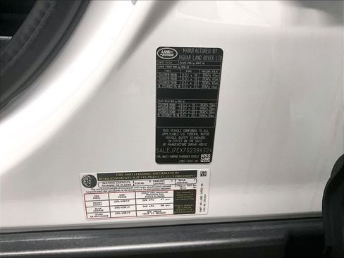 Used 2025 Land Rover Defender 110 S image 34