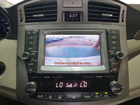 Used 2011 Toyota Avalon Limited FWD image 15