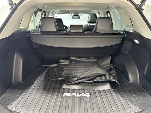 Used 2022 Toyota RAV4 XLE Premium FWD image 15