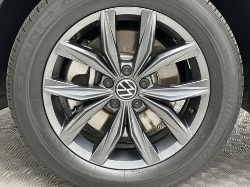 Used 2022 Volkswagen Tiguan SE image 10