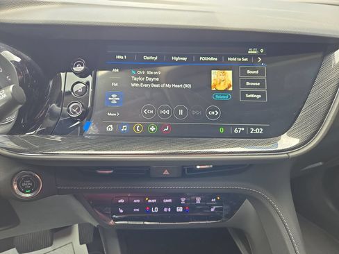 Certified 2023 Buick Envision Essence AWD/4WD image 7