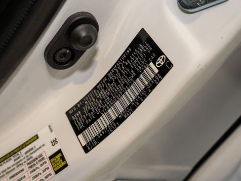 Used 2024 Toyota Corolla LE image 19