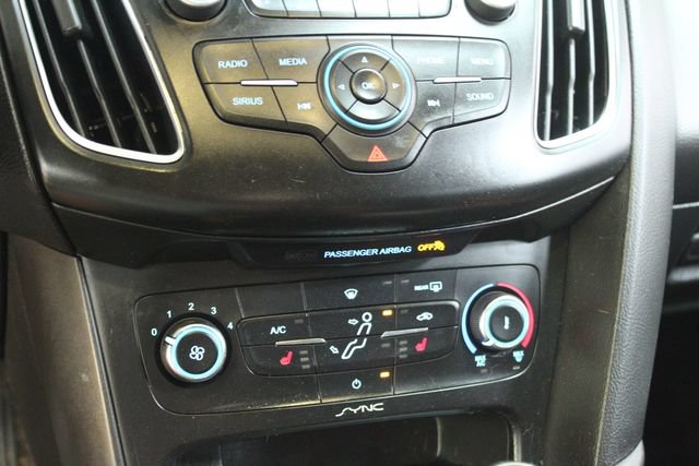 Used 2016 Ford Focus SE w/ Equipment Group 201A FWD image 18