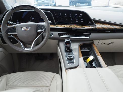 Used 2023 Cadillac Escalade Sport Platinum AWD/4WD image 17
