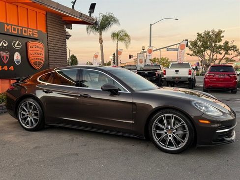 Used 2018 Porsche Panamera 4S image 19