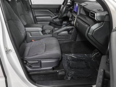 Used 2024 Toyota Tacoma SR RWD image 39