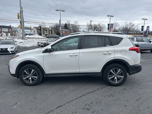 Used 2014 Toyota RAV4 XLE image 10