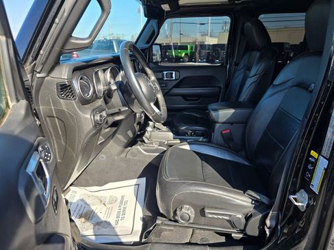 Used 2021 Jeep Wrangler Unlimited Sahara AWD/4WD image 7
