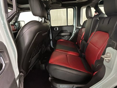 Used 2023 Jeep Wrangler Unlimited Rubicon 4xe AWD/4WD image 30