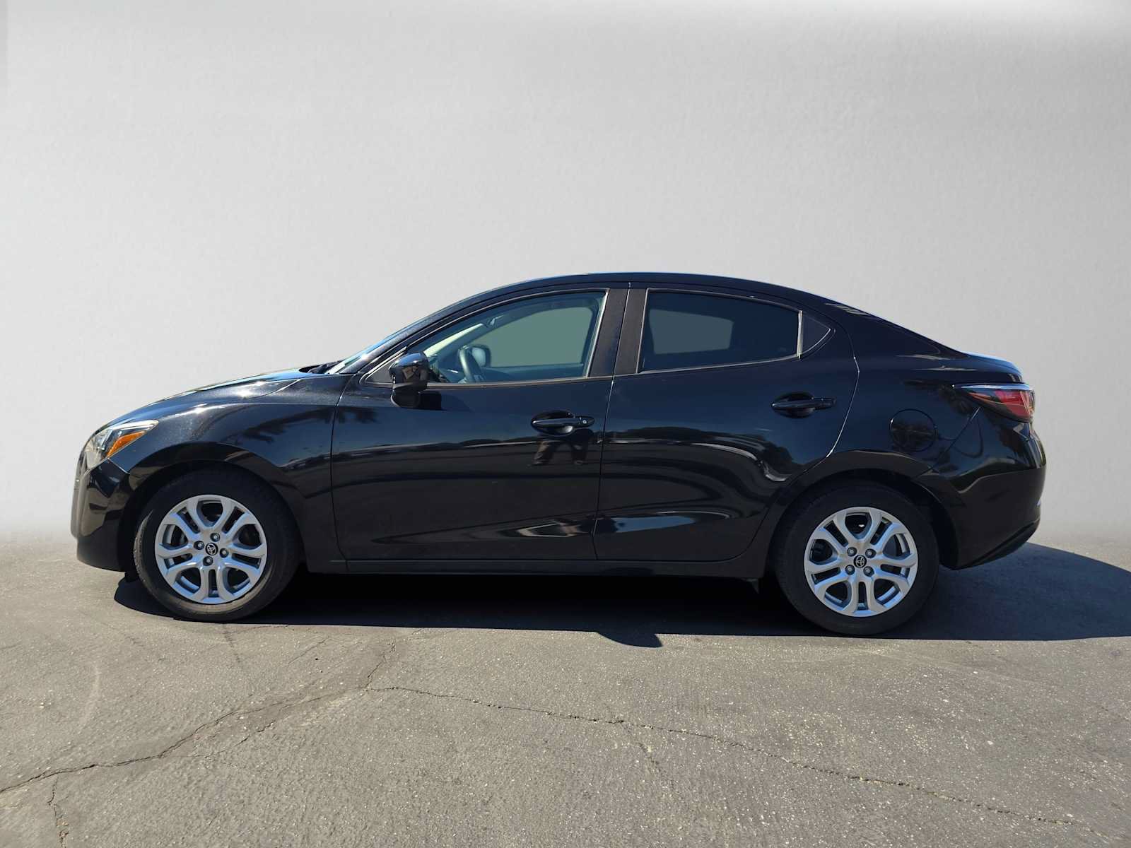 Used 2017 Toyota Yaris iA FWD image 6