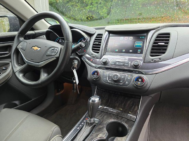 Used 2015 Chevrolet Impala LT w/ Convenience Package FWD image 12