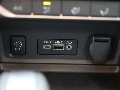 Used 2024 Nissan Sentra SV image 23