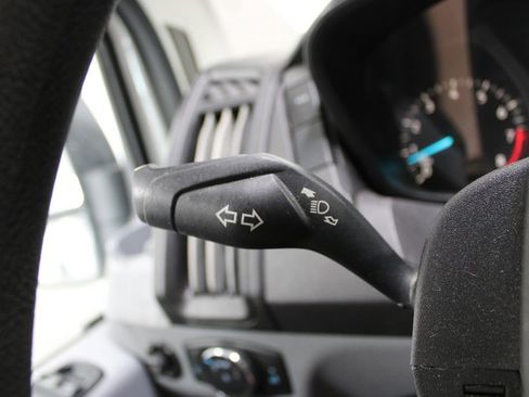 Used 2018 Ford Transit 150 XL RWD image 21