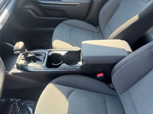 Used 2025 Kia K4 LXS image 40