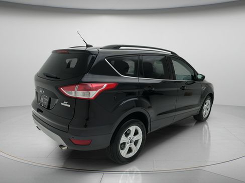Used 2016 Ford Escape SE w/ Equipment Group 201A FWD image 5